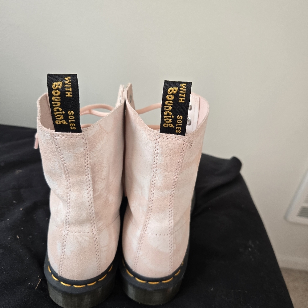 Dr. Martens Light Pink Tie Dye Combat Boots. Womens Size 8 - Picture 3 of 4